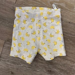 H&M banana shorts